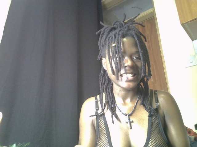 Blackdiva-11 live cam on BongaCams