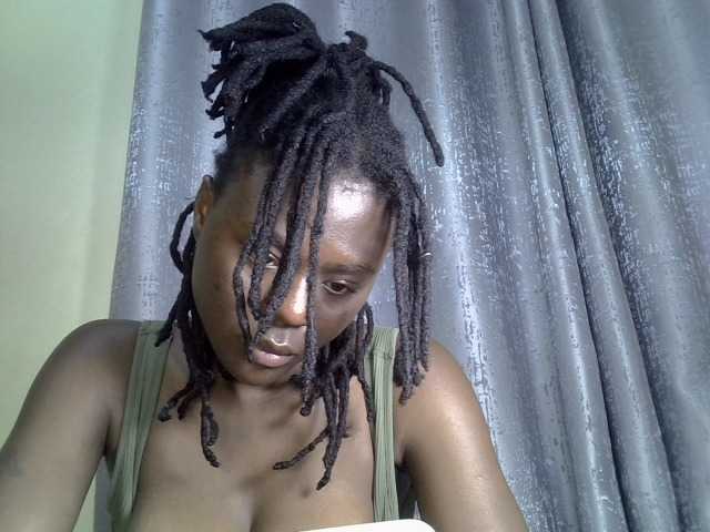 Blackdiva-11 live cam on BongaCams