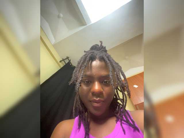 Blackdiva-11 live webcam show