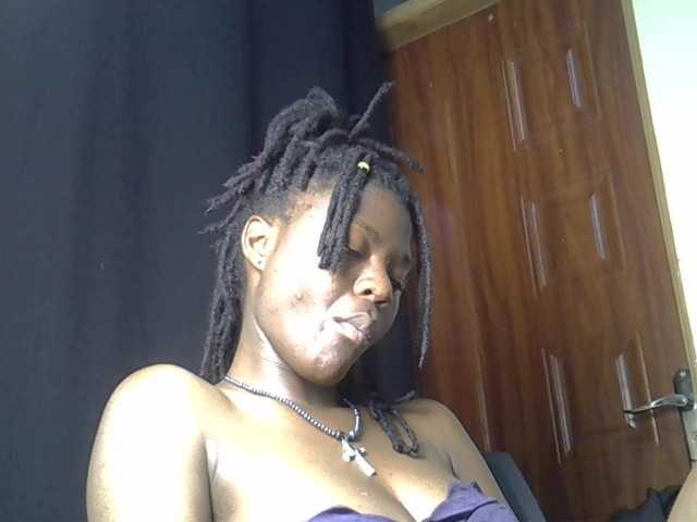 Blackdiva-11 live cam on BongaCams
