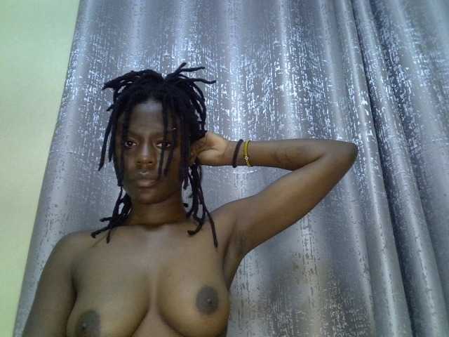 Blackdiva-11 live cam on BongaCams