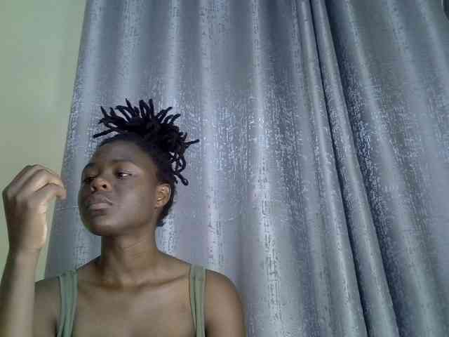 Blackdiva-11 webcam
