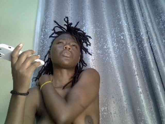Blackdiva-11 webcam