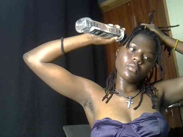 Blackdiva-11 webcam