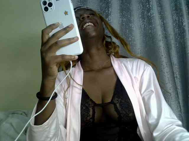Blackdiva-11 webcam