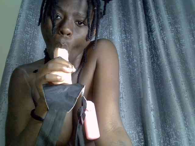 Blackdiva-11 webcam