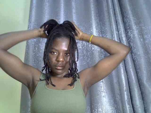 Blackdiva-11 webcam