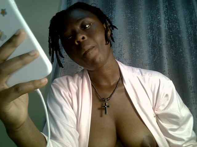 Blackdiva-11 webcam