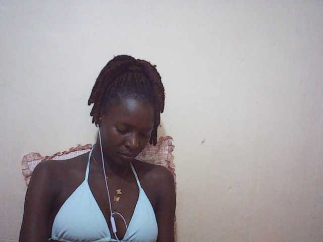 Angellily1 live cam on BongaCams