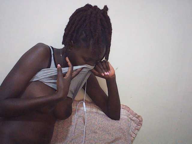 Angellily1 Live Cam on BongaCams