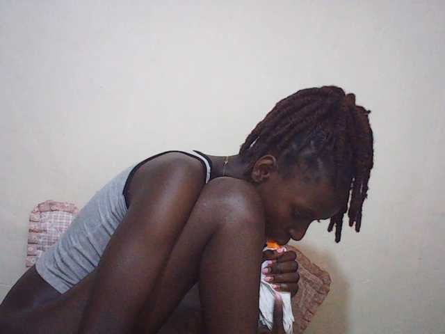 Angellily1 live cam on BongaCams