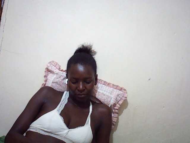 Angellily1 live cam on BongaCams