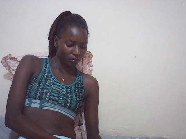 Angellily1 live cam on BongaCams