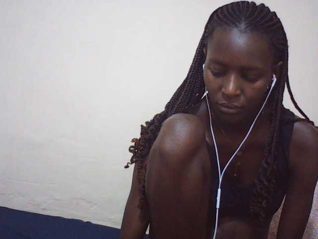 Angellily1 live cam on BongaCams