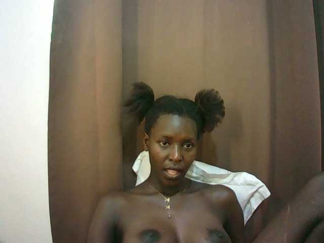 Profile and Statistics for Angellily1 on BongaCams