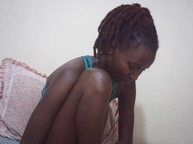 Angellily1 live cam on BongaCams