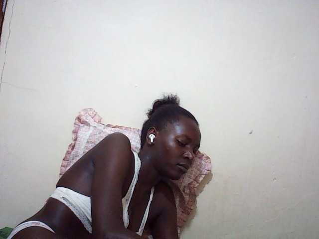 Angellily1 live cam on BongaCams