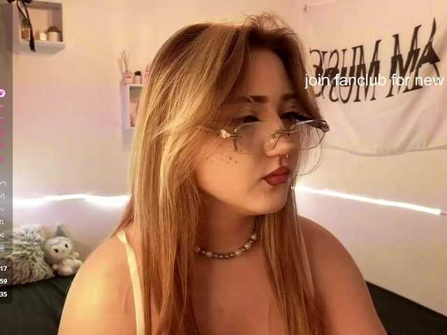RosemaryTrundle live cam on BongaCams