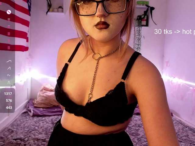RosemaryTrundle live cam on BongaCams