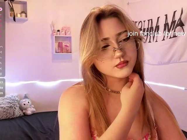 RosemaryTrundle live cam on BongaCams