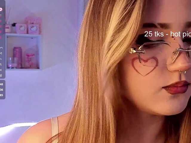 RosemaryTrundle live cam on BongaCams