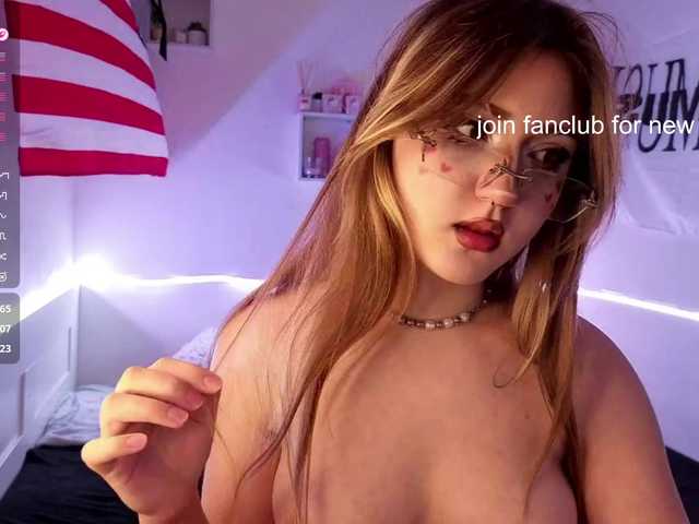 RosemaryTrundle live cam on BongaCams