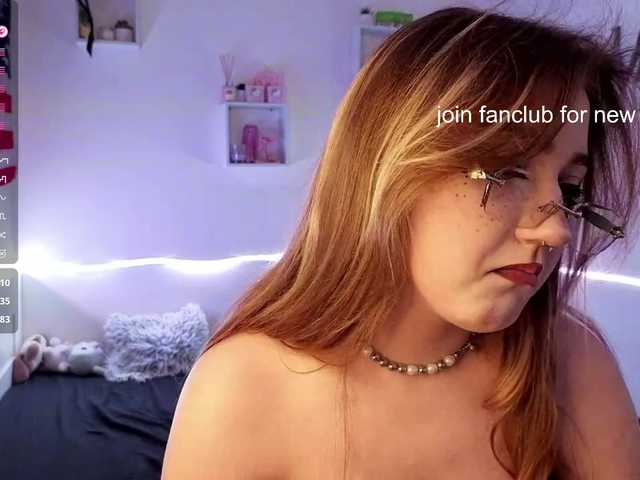 RosemaryTrundle live cam on BongaCams