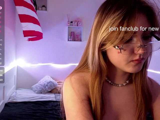 RosemaryTrundle live cam on BongaCams