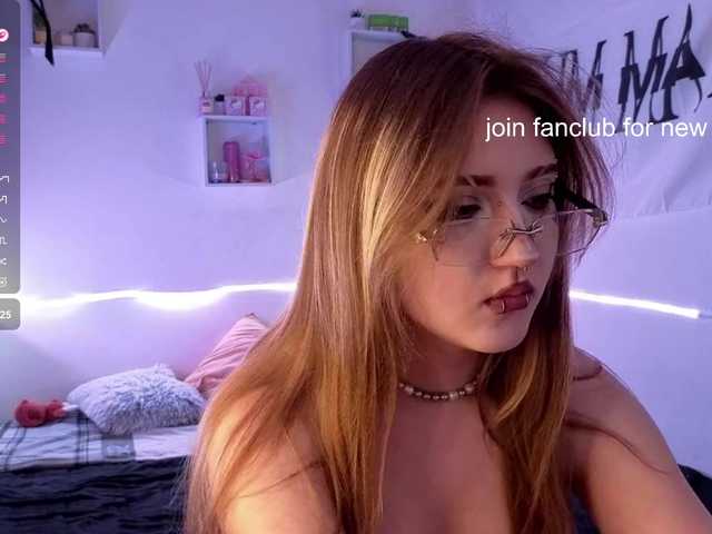 RosemaryTrundle live cam on BongaCams