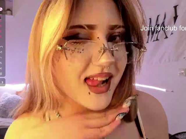 RosemaryTrundle live cam on BongaCams