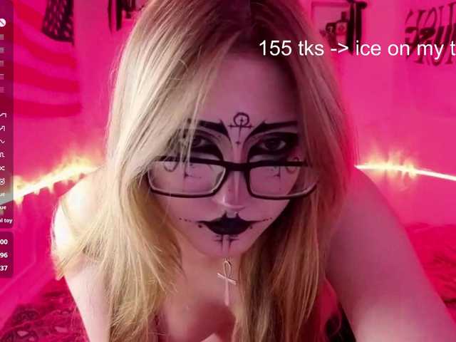 RosemaryTrundle live cam on BongaCams