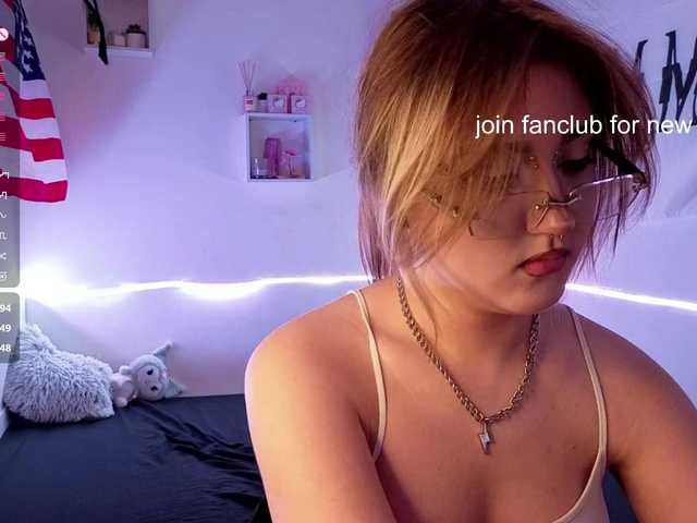 RosemaryTrundle live cam on BongaCams