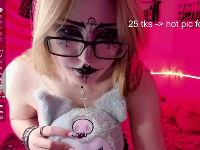 RosemaryTrundle live cam on BongaCams