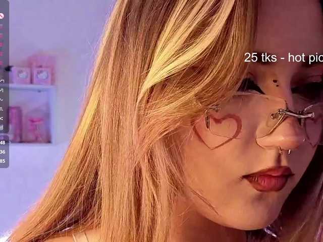 RosemaryTrundle live cam on BongaCams