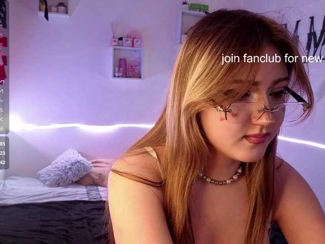 RosemaryTrundle live cam on BongaCams
