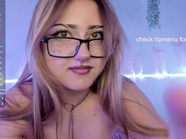 RosemaryTrundle live cam on BongaCams