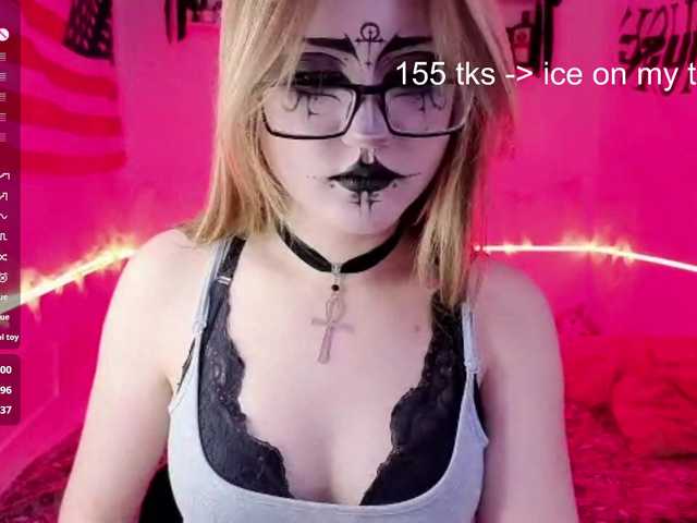 RosemaryTrundle live cam on BongaCams
