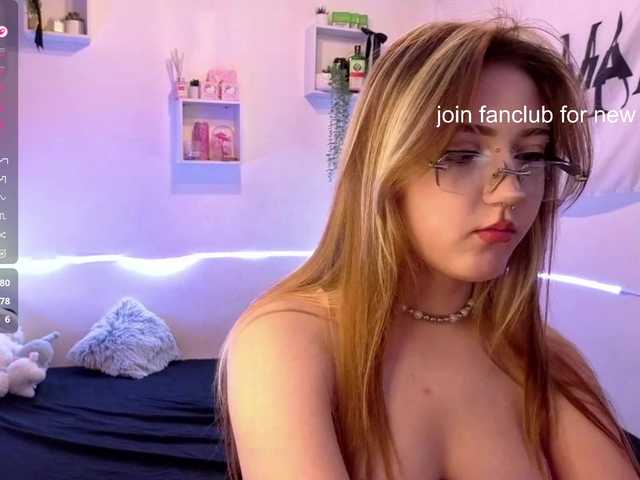 RosemaryTrundle live cam on BongaCams