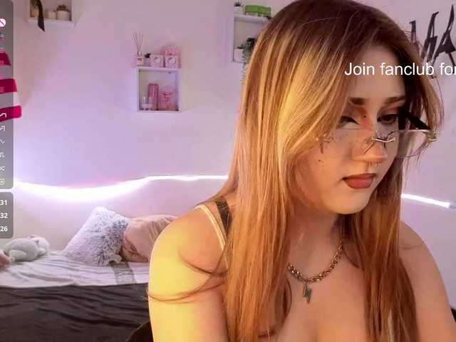 RosemaryTrundle live cam on BongaCams