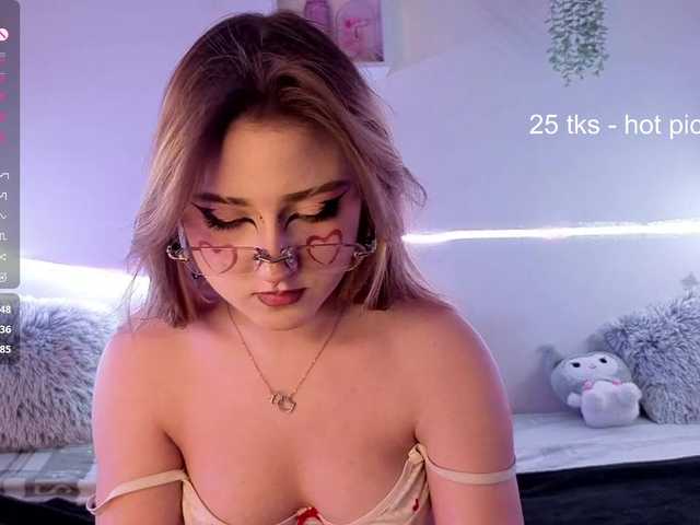 RosemaryTrundle live cam on BongaCams