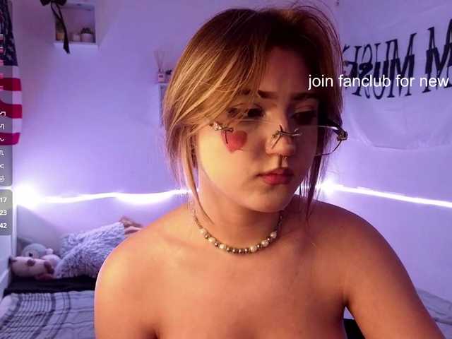 RosemaryTrundle live cam on BongaCams