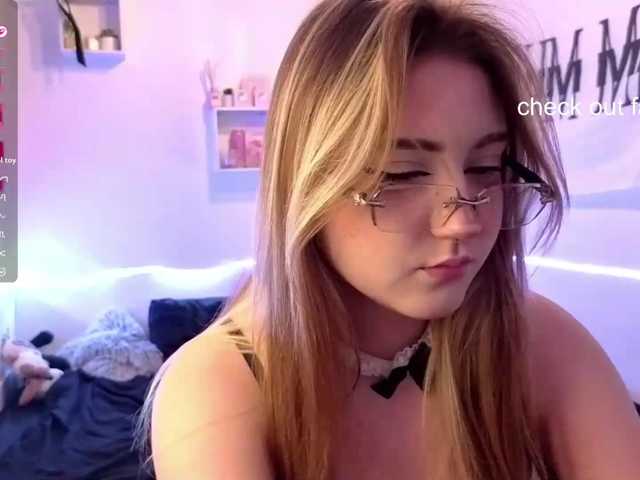 RosemaryTrundle live cam on BongaCams