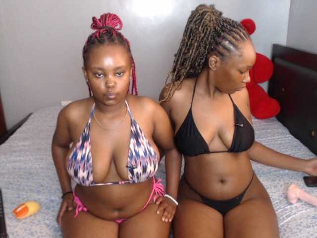 le modèle VelvetCuties est en webcam porno dans un show sur le site bongacams, il possède les tags suivants: Ebony,Redhead,Trimmed