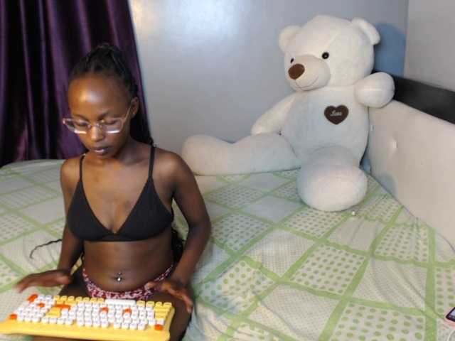 VelvetCuties live cam on BongaCams