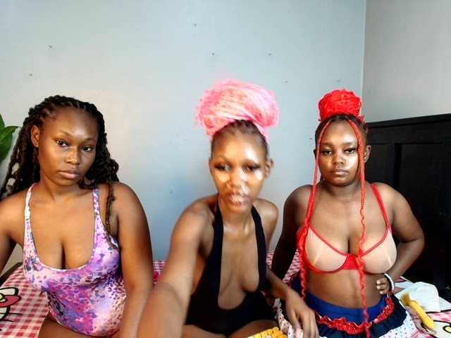 VelvetCuties live cam on BongaCams