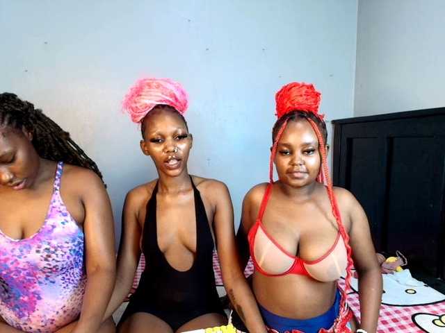 VelvetCuties live cam on BongaCams