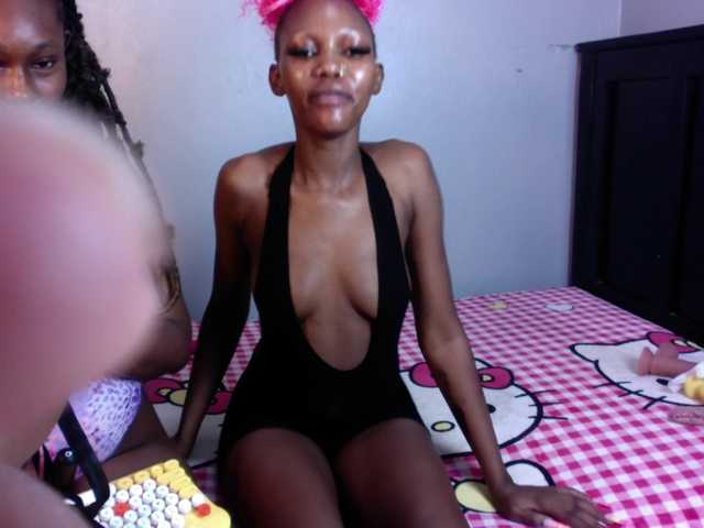 VelvetCuties live cam on BongaCams