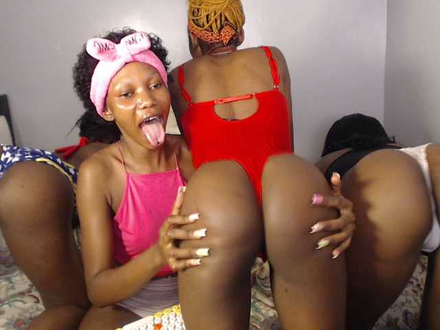 VelvetCuties live cam on BongaCams