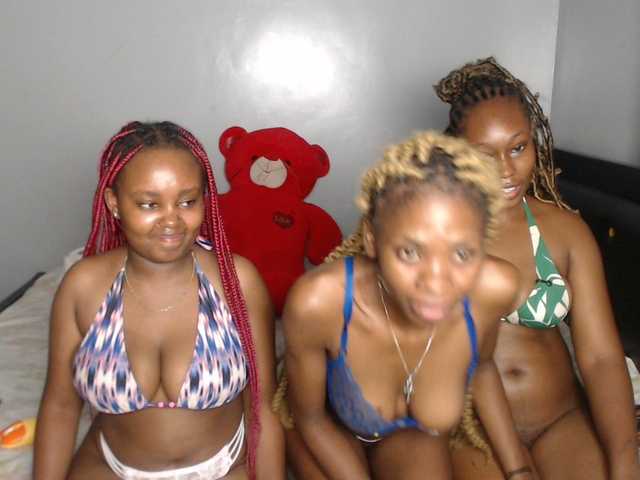 VelvetCuties live webcam show