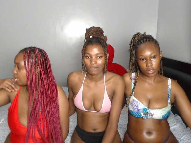 VelvetCuties live cam on BongaCams